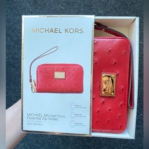 Michael Kors essential zip wallet